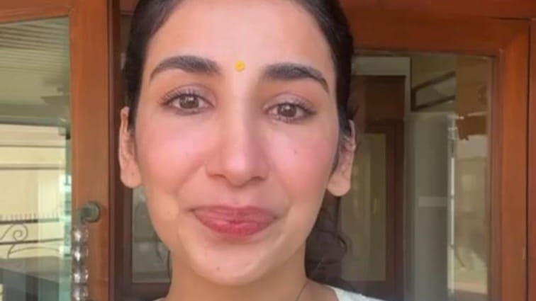 रो पड़ीं पारुल गुलाटी (Photo: Instagram/Screengrab)