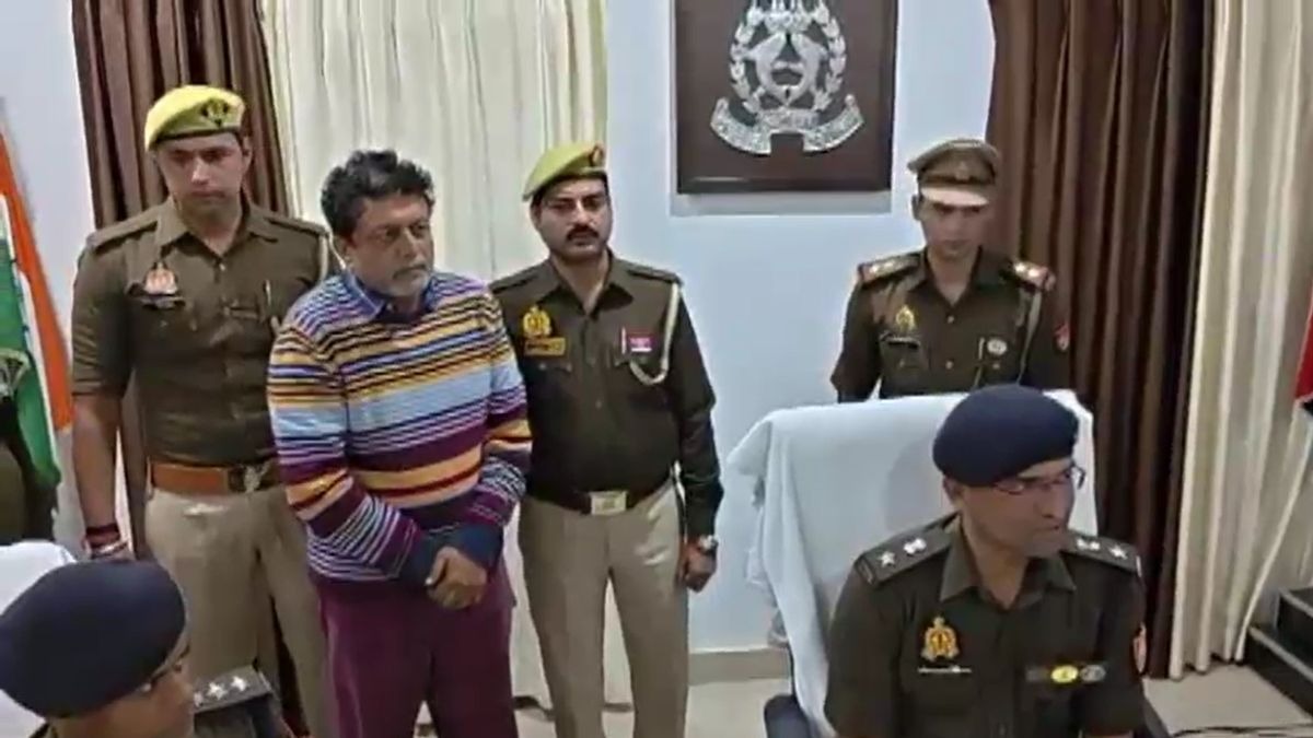 पुलिस ने फर्जी डॉक्टर को किया गिरफ्तार. (Photo: Screengrab)