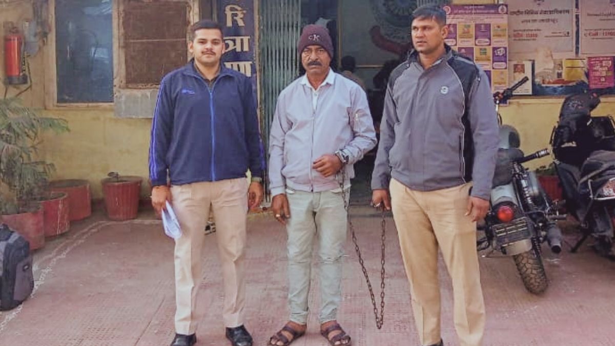 पुलिस ने लुटेरे दूल्हे को किया अरेस्ट. (Photo: Screengrab)