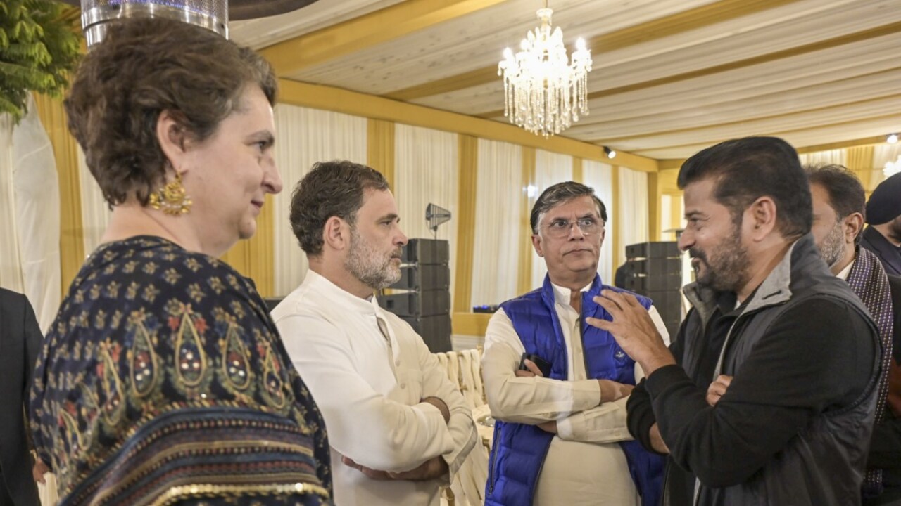 एक ही फ्रेम में राहुल गांधी और गौतम अडानी... शरद पवार की बर्थडे पार्टी में देखे गए आमने-सामने - rahul gandhi gautam adani face to face sharad pawar birthday party no photo