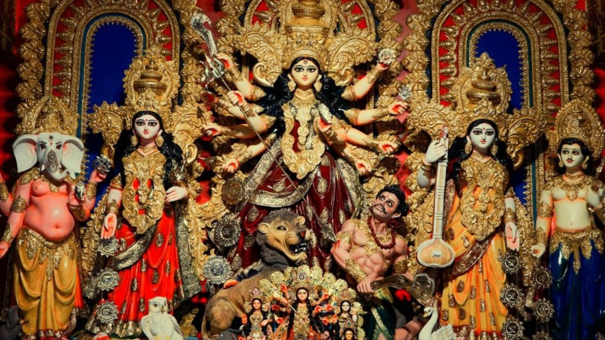 Navratri 2026 Calender: साल 2026 में कब है चैत्र, शारदीय और गुप्त नवरात्र, जानें सही तिथि और घटस्थापना का मुहूर्त - navratri 2026 calender dates ghatsthapna muhurat for chaitra gupt ...