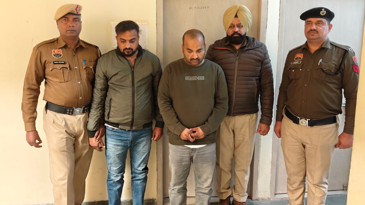 पुलिस की गिरफ्त में आरोपी.(Photo: Neeraj Vashishta/ITG)