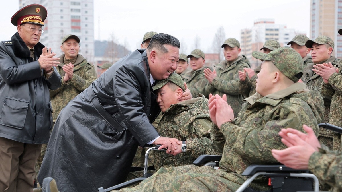कुर्स्क में लड़ाई के बाद सैनिकों की प्योंगयांग में वापसी पर किम हुए बेहद ख़ुश (Photo: Reuters)