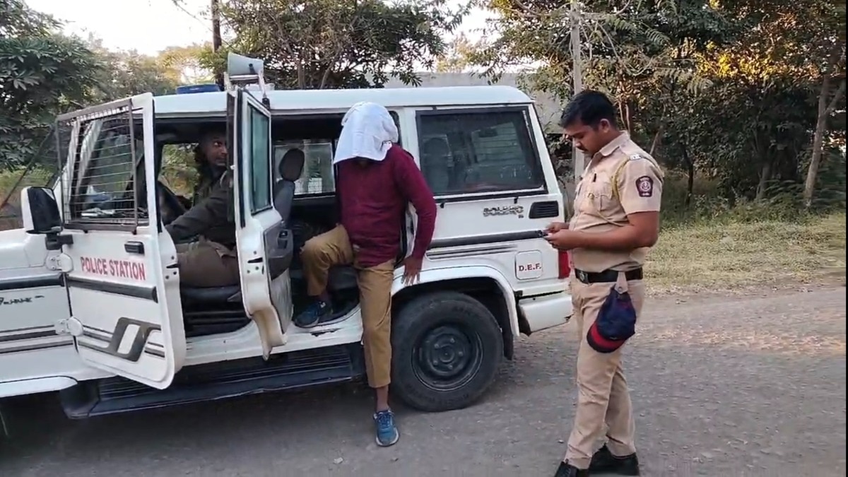 पुलिस की गिरफ्त में आरोपी.(Photo: Zaka B.Khan/ITG)