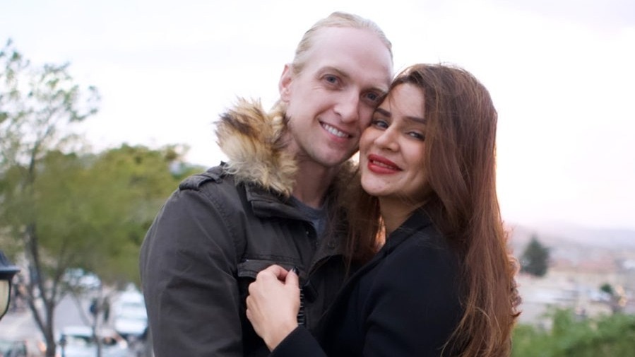 Aashka Goradia, Brent Goble