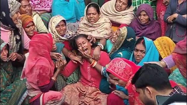 पूरे गांव में मातम का माहौल.(Photo: Prahalad Kumar/ITG)