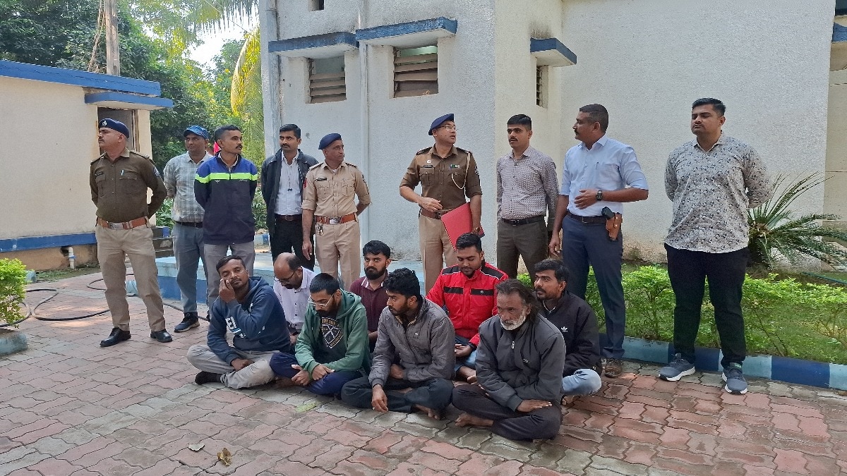 पुलिस की गिरफ्त में आरोपी.(Photo: Bhargavi K Joshi/ITG)