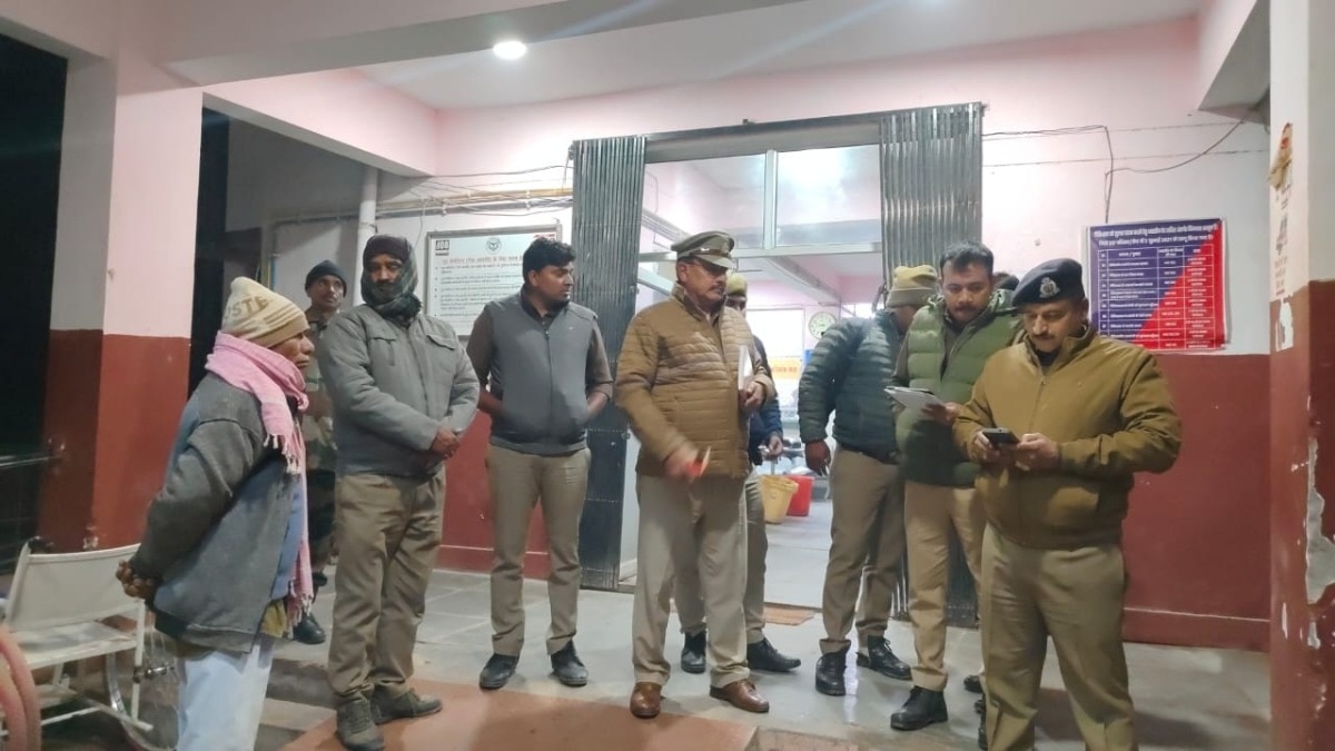 जनलेवा बना कोहरा! ट्रैक्टर से भिड़े बाइक सवार, 3 की मौत… एक गंभीर – Kaushambi horrific road accident bike collide with tractor 3 dead lcly