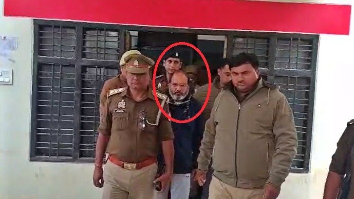 हमीरपुर के बीजेपी नेता प्रीतम सिंह पुलिस कस्टडी में (Photo- ITG)