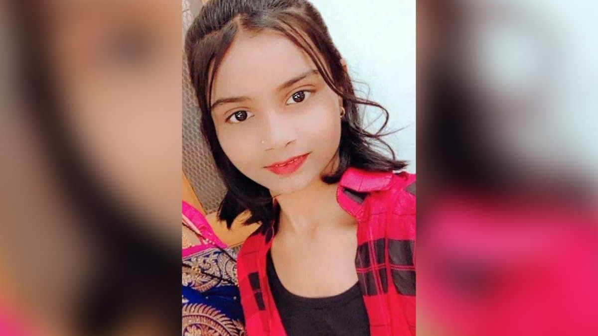 A tenth-grade student in Durg Chhattisgarh committed suicide by hanging herself at home 