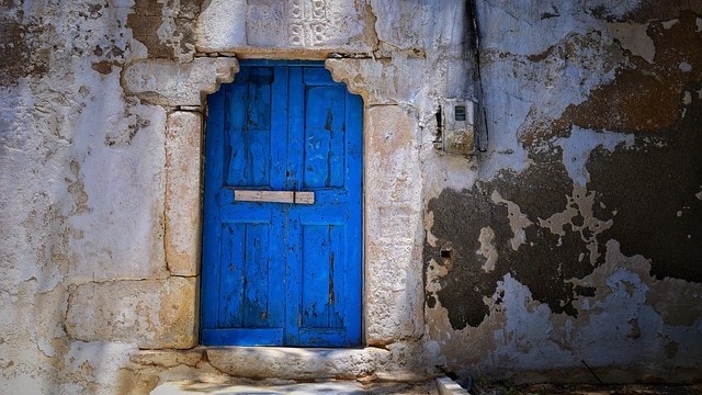 Vastu Tips For Main Gate: घर के मुख्य द्वार की ये गलती रोक देती है धन-दौलत! जान लें मेट गेट से जुड़े खास नियम