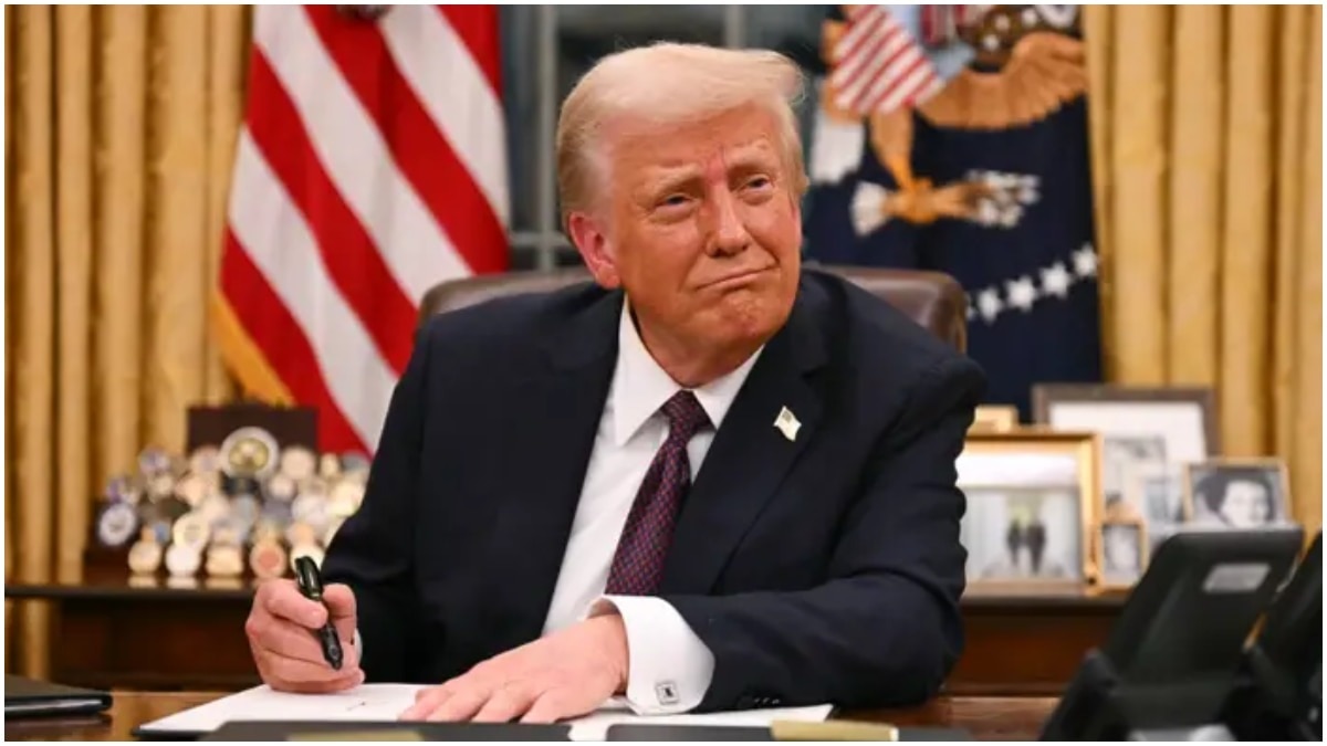 ट्रंप ने सात और देशों के नागरिकों  की अमेरिका में एंट्री पर लगाया प्रतिबंध. (File Photo: AP)