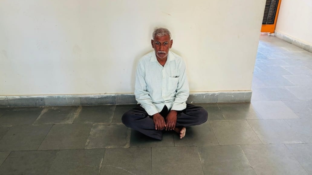 पुलिस गिरफ्तार में आरोपी रिटायर्ड फौजी. (Photo: Kesha Ram/ITG)