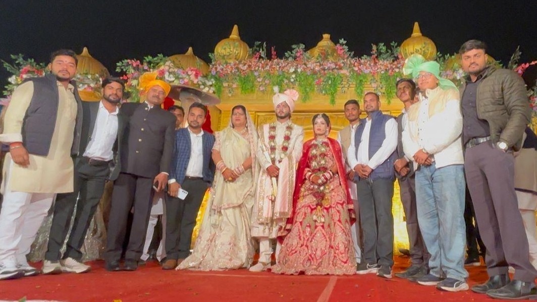 झांसी में शिवानी की शादी चर्चा का विषय बनी हुई है (Photo: ITG)
