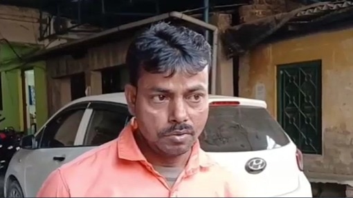 पूर्ण साहा मृत्यु प्रमाण पत्र लेने पहुंचे.(Photo: Screengrab)