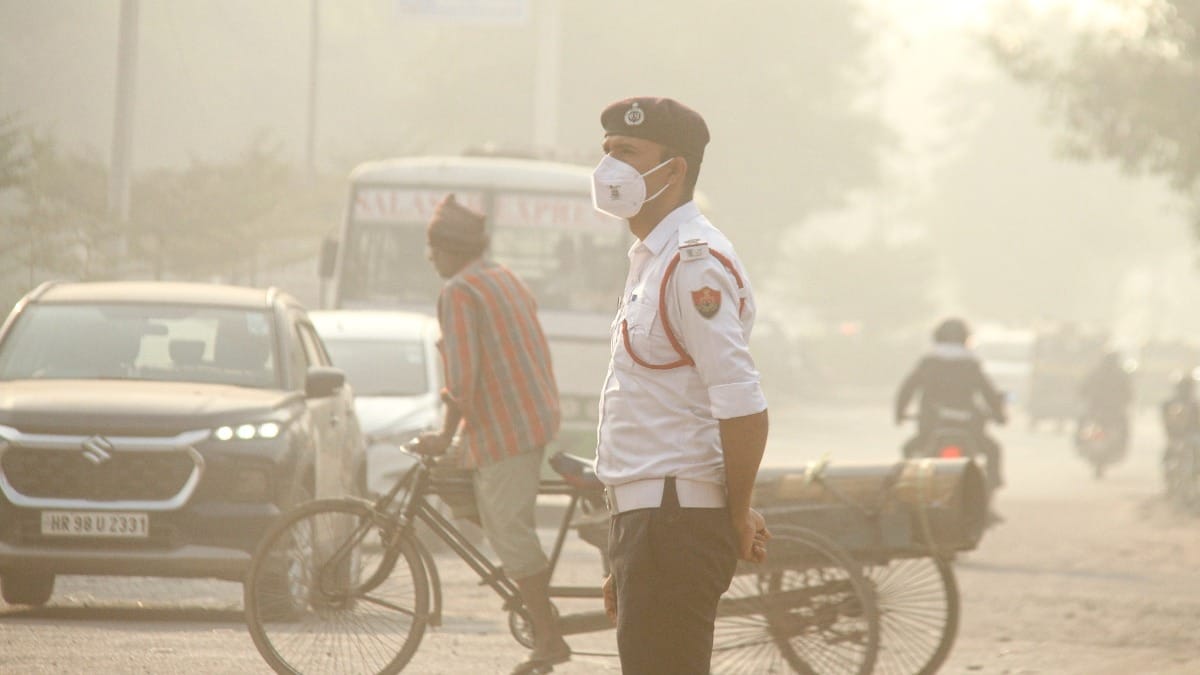 BS-VI Vehicles Only, Work From Home Mandatory | AQI संकट पर सरकार के सख्त नियम BS-VI Vehicles Only, Work From Home Mandatory | AQI संकट पर सरकार के सख्त नियम