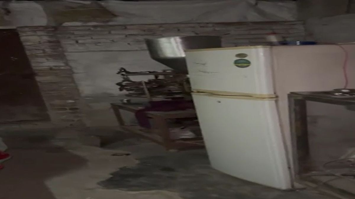 दिल्ली के समालखा में पकड़ी गई नकली दवा फैक्ट्री. (Photo: Screengrab)