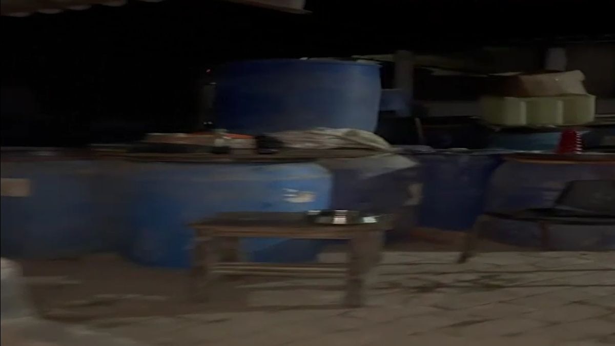 दिल्ली के समालखा में पकड़ी गई नकली दवा फैक्ट्री. (Photo: Screengrab)