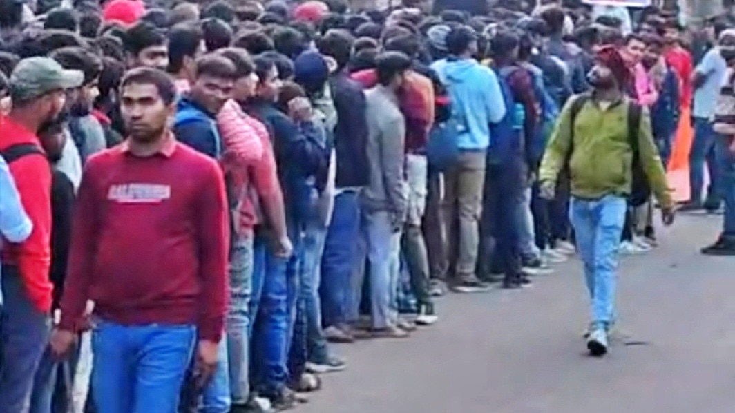 massive community feast was organized in Prayagraj (Photo - Screengrab)
