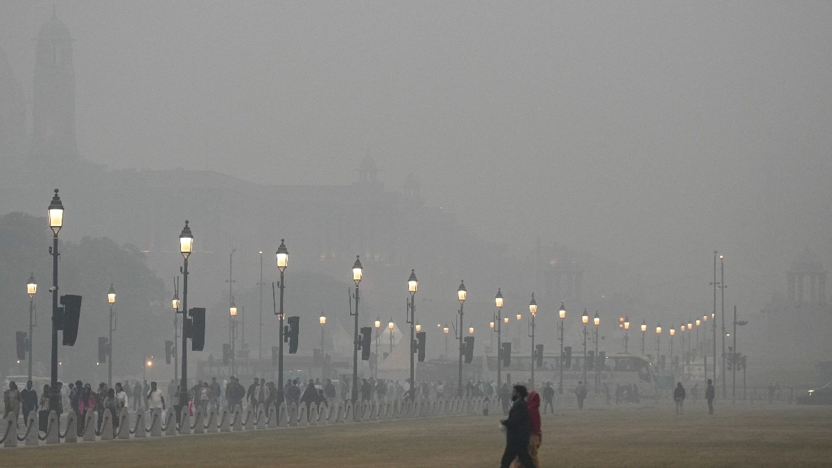 दम घोंटती हवा पर भारी पड़ा हंगामा, प्रदूषण पर चर्चा के बिना खत्म हुआ संसद का शीतकालीन सत्र