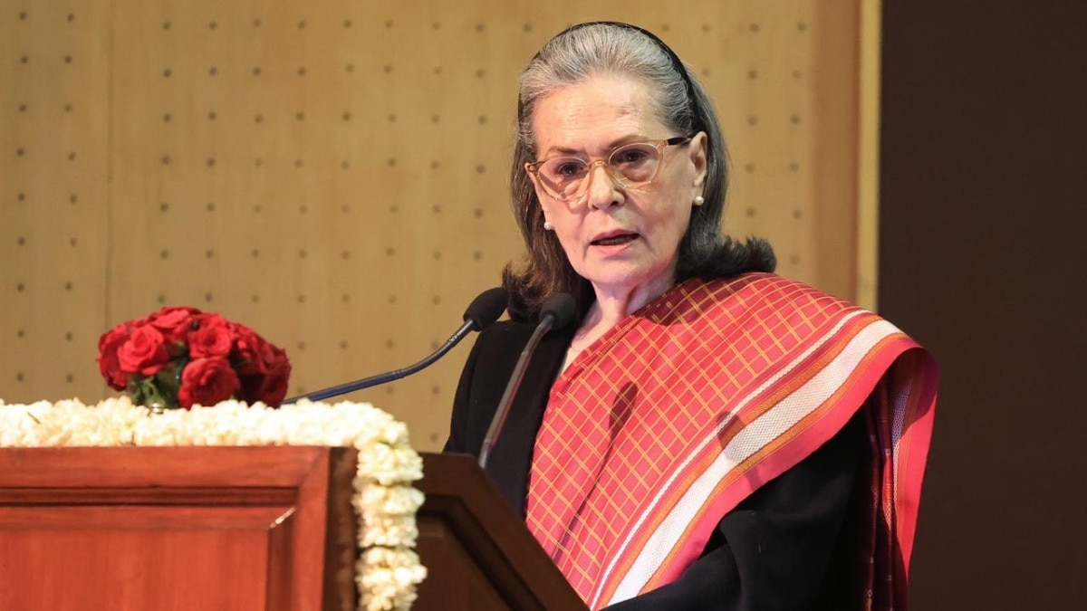 'सरकार ने मनरेगा पर बुलडोजर चला दिया... हम लड़ेंगे', केंद्र पर सोनिया गांधी का तीखा हमला