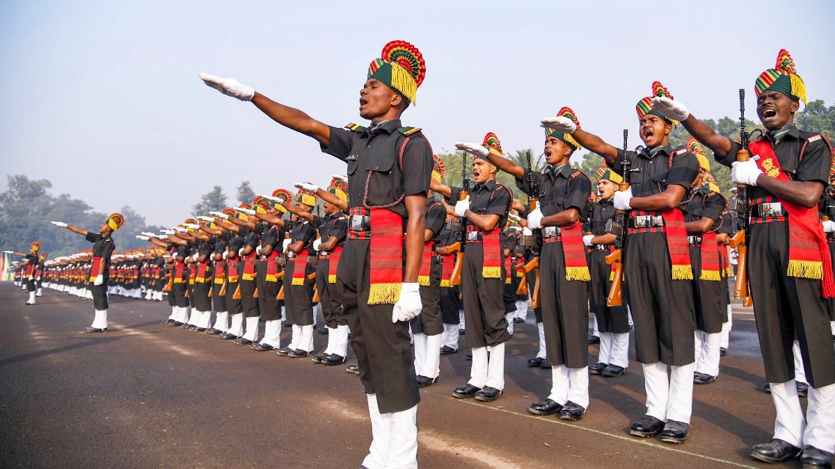 गृह मंत्रालय ने BSF कांस्टेबल भर्ती नियमों में बदलाव कर पूर्व अग्निवीरों के लिए 50% आरक्षण और आयु में छूट देने का फैसला किया है.( Photo: PTI)