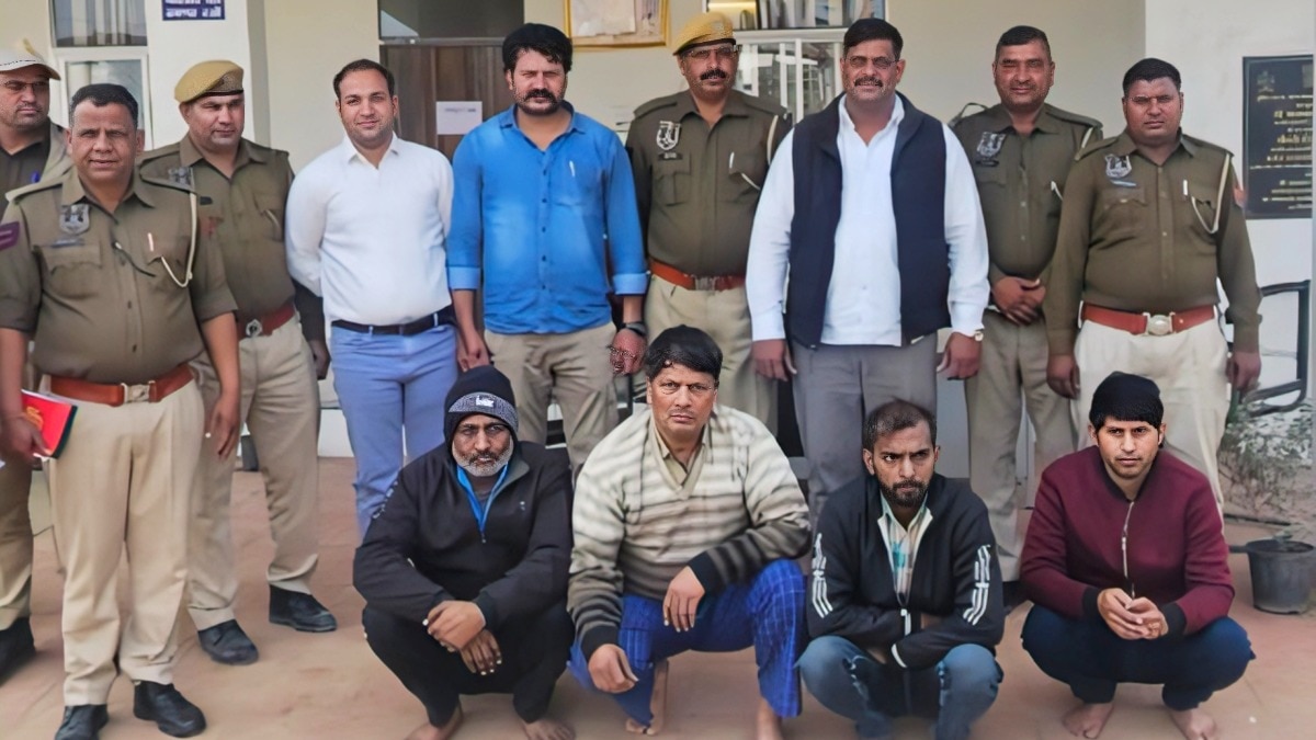 पुलिस की गिरफ्त में आरोपी.(Photo: Vishal Sharma/ITG)