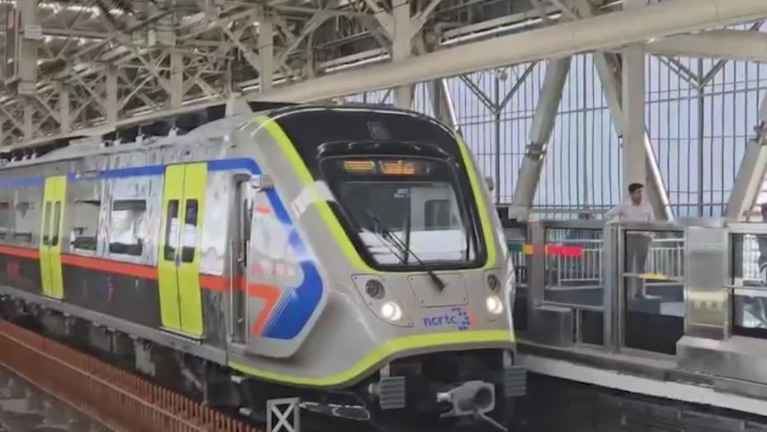 इसी ट्रेन के अंदर का वीडियो वारयल हुआ है (Photo: Screengrab)