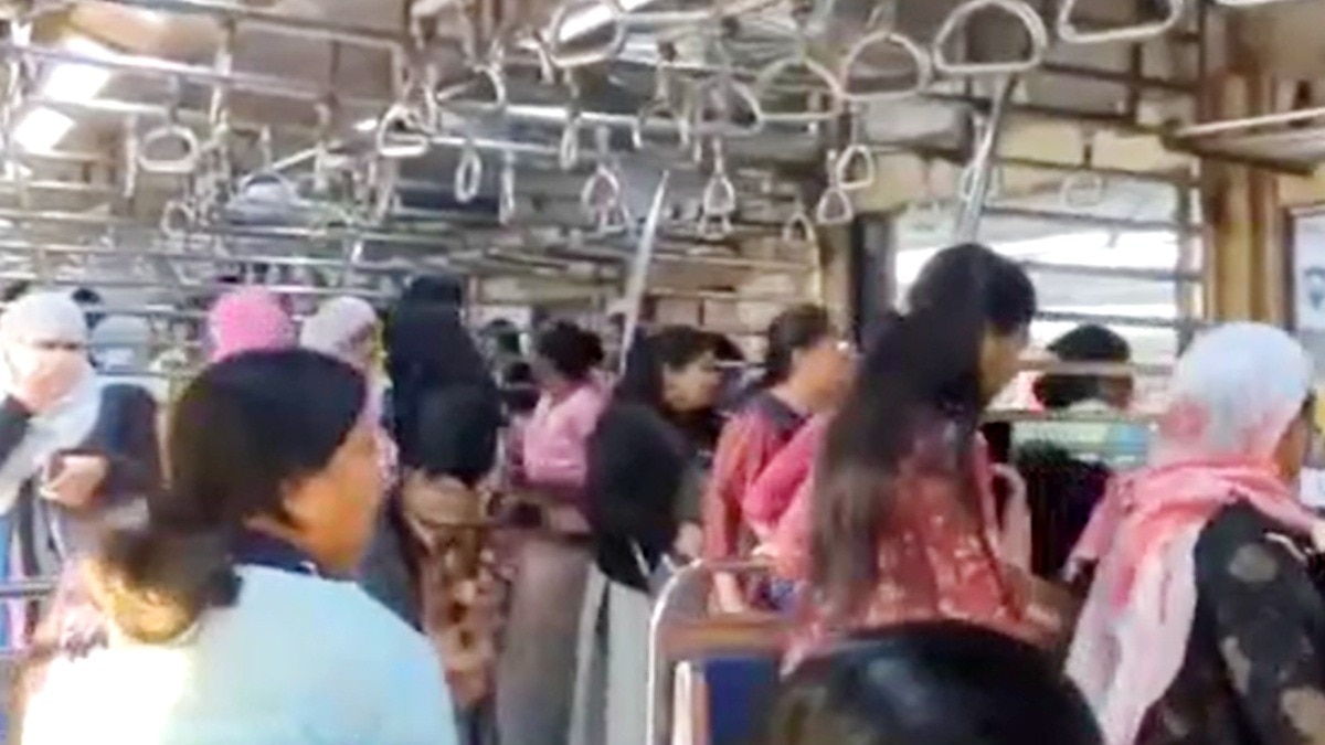 Girl Thrown From Moving Local Train