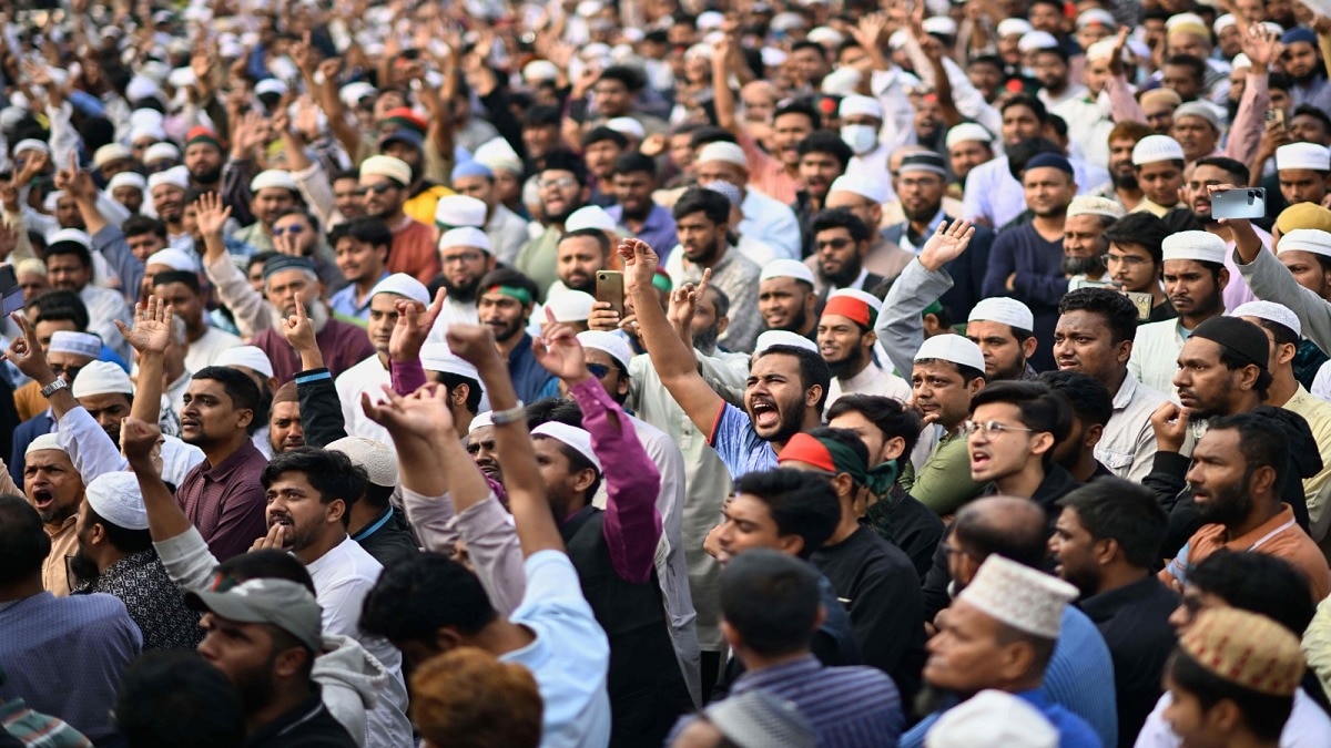 प्रोफेसर मोहम्मद यूनुस ने अमेरिका के विशेष दूत से टेलीफोन पर बातचीत की. (Photo: AP)