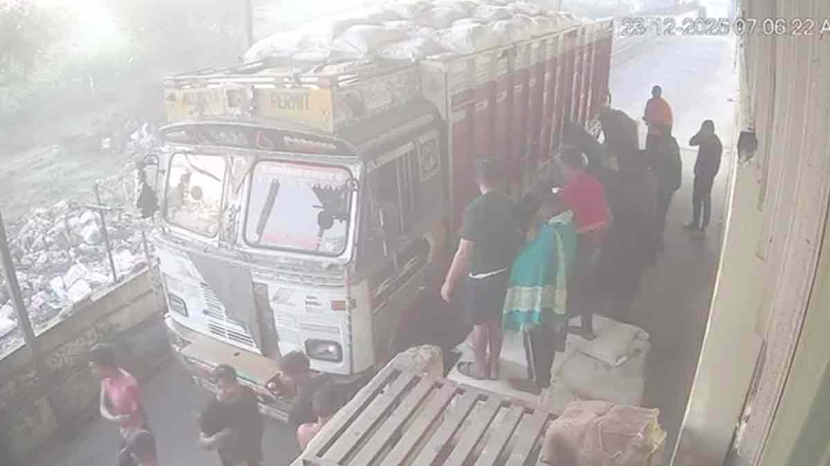 Son dies due to father's mistake - CCTV footage