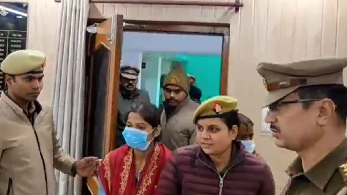 पुलिस ने आरोपियों को किया अरेस्ट. (Photo: Screengrab)