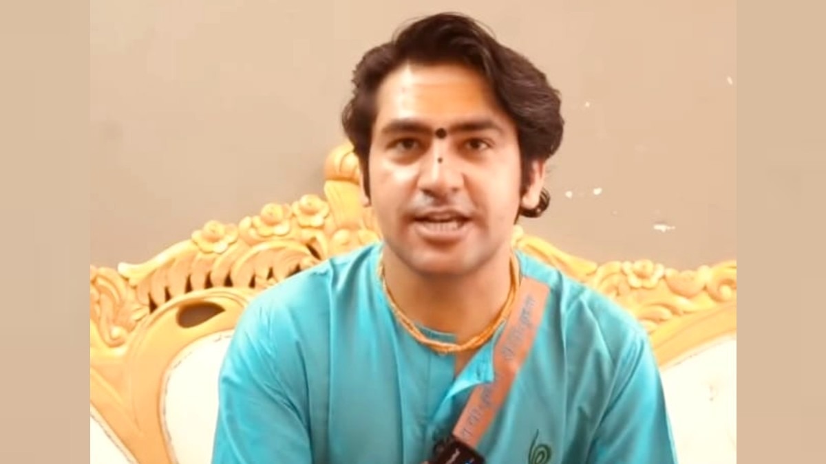 बागेश्वर धाम के पीठाधीश्वर पंडित धीरेंद्र कृष्ण शास्त्री.