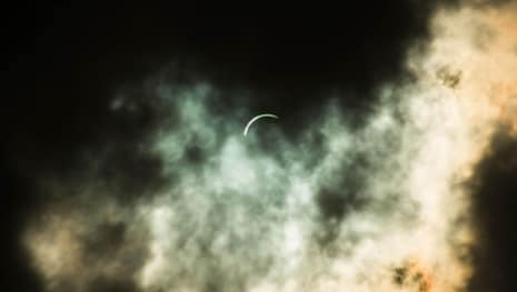 साल 2026 में कुल 4 ग्रहण लगेंगे. साल 2026 में कुल 4 ग्रहण लगेंगे.