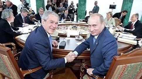 बुश और पुतिन की बातचीत के ट्रांसक्रिप्ट जारी (File Photo: AP)