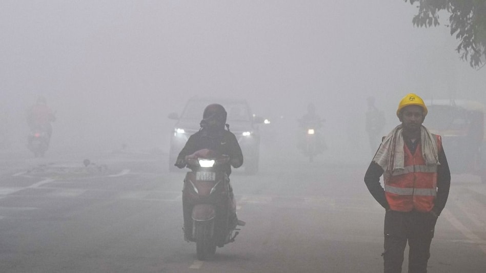 UP Weather Alert: कई जिलों में रेड अलर्ट जारी UP Weather Alert: कई जिलों में रेड अलर्ट जारी