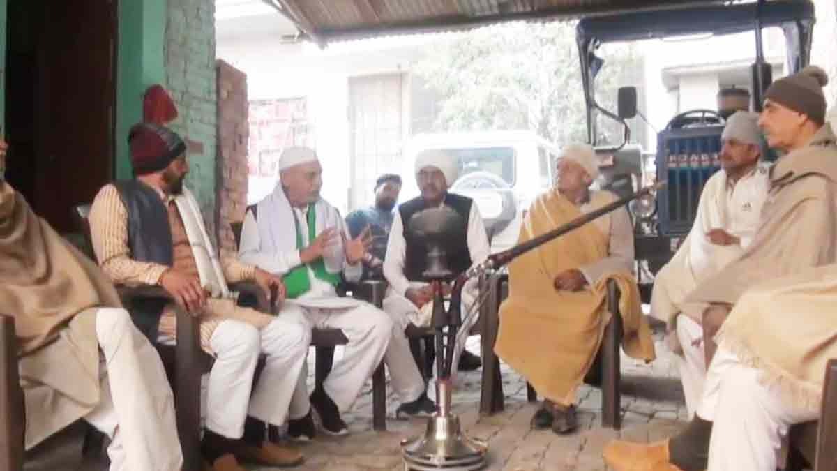 Smartphones and half-pants completely banned