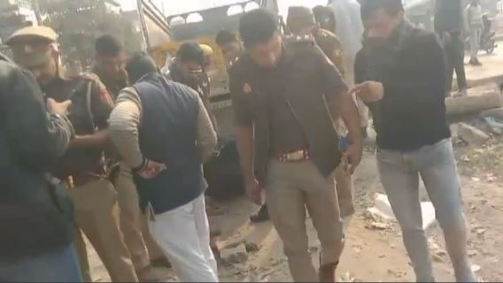 हत्या की जांच में जुटी पुलिस  (Photo: Screengrab)