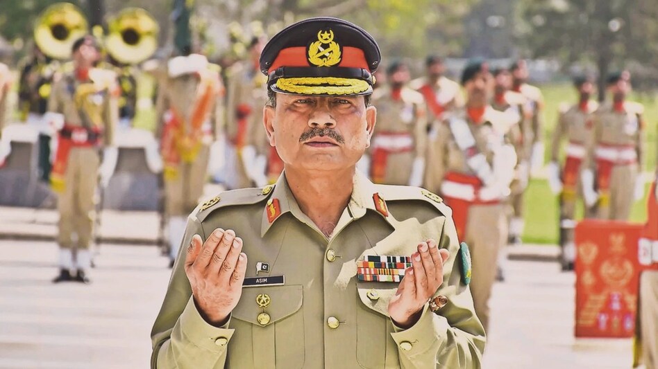 दो साल में 29,000 प्रोफेशनल्स का पलायन: पाकिस्तान में ‘ब्रेन ड्रेन’ ने खोली सत्ता के दावों की पोल