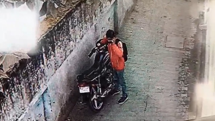 घटना CCTV में कैद. (Photo: Screengrab)