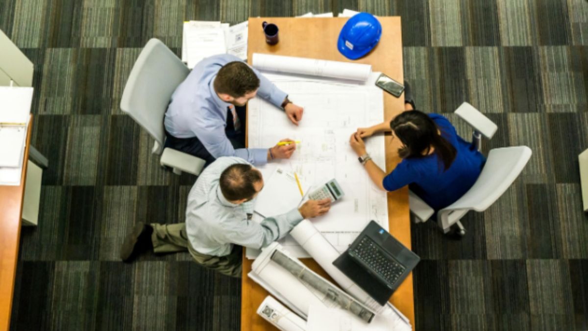 nabard  ने 44 पदों पर वैकेंसी निकाली हैं. (Photo: Pexels)