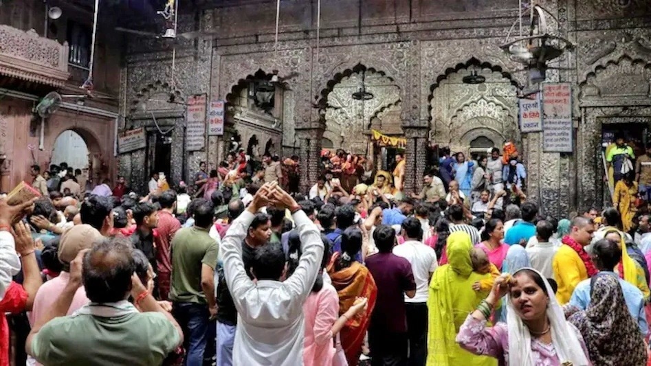 Crowd at Banke Bihari Temple in Mathura (File Photo)