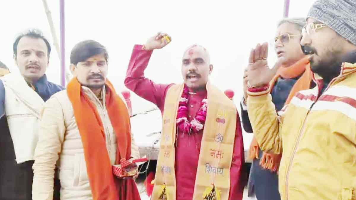 Muslim youth Religious conversion