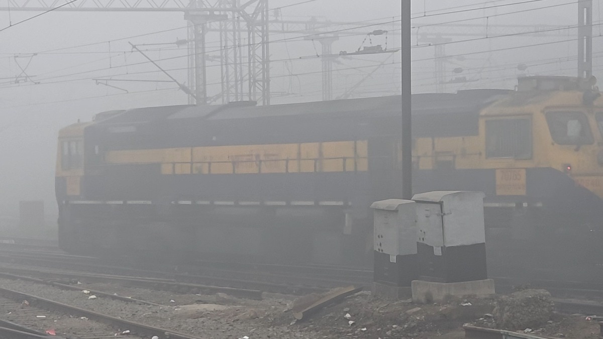 Fog affects train services