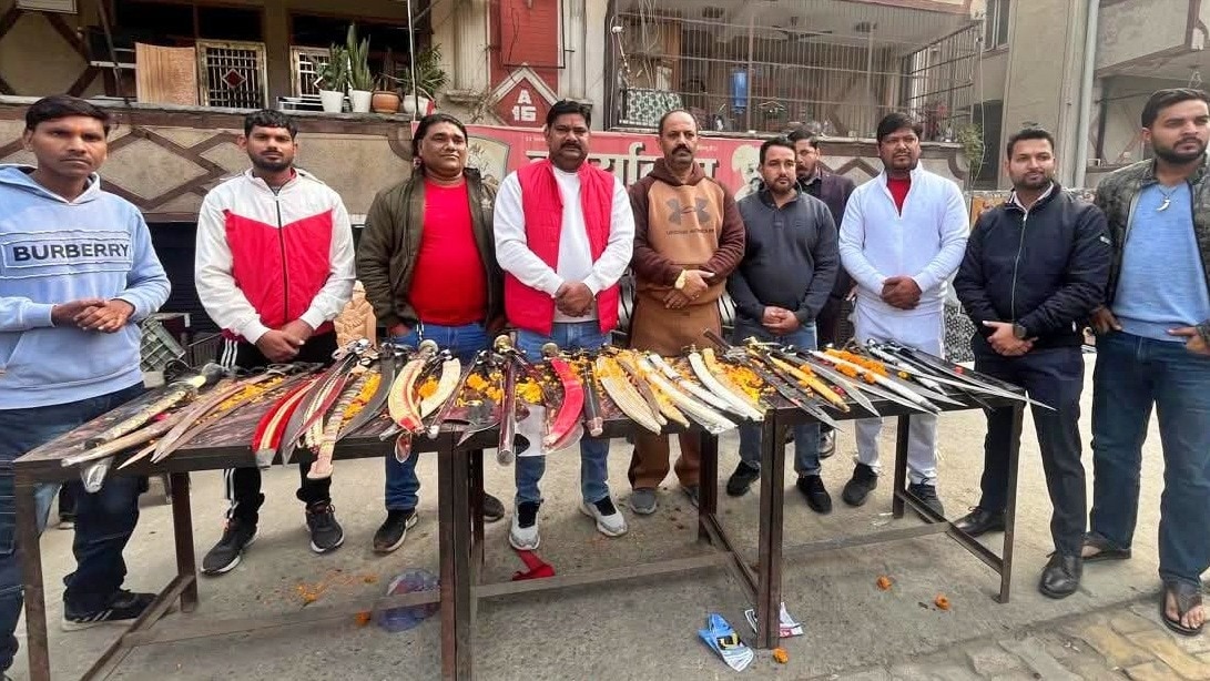 swords distributed under leadership of Pinky Chaudhary (Photo - Screengrab)