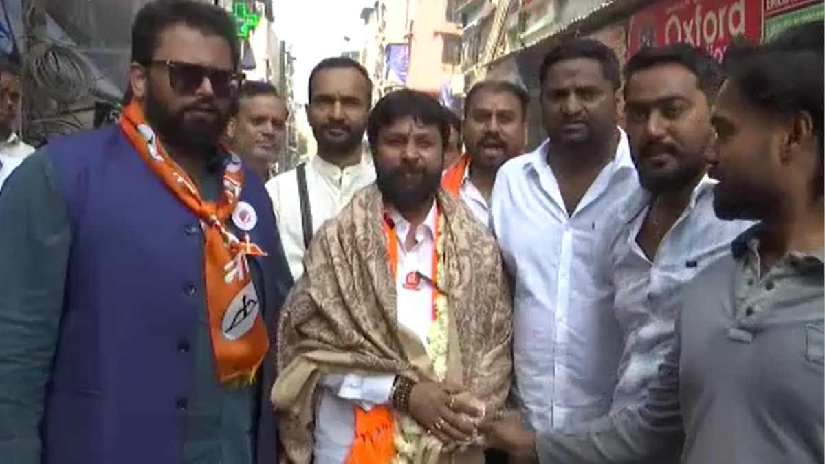  डॉ. अमोल आंबेकर शिंदे सेना की तरफ से चुनावी मैदान में हैं (Photo: Screengrab)