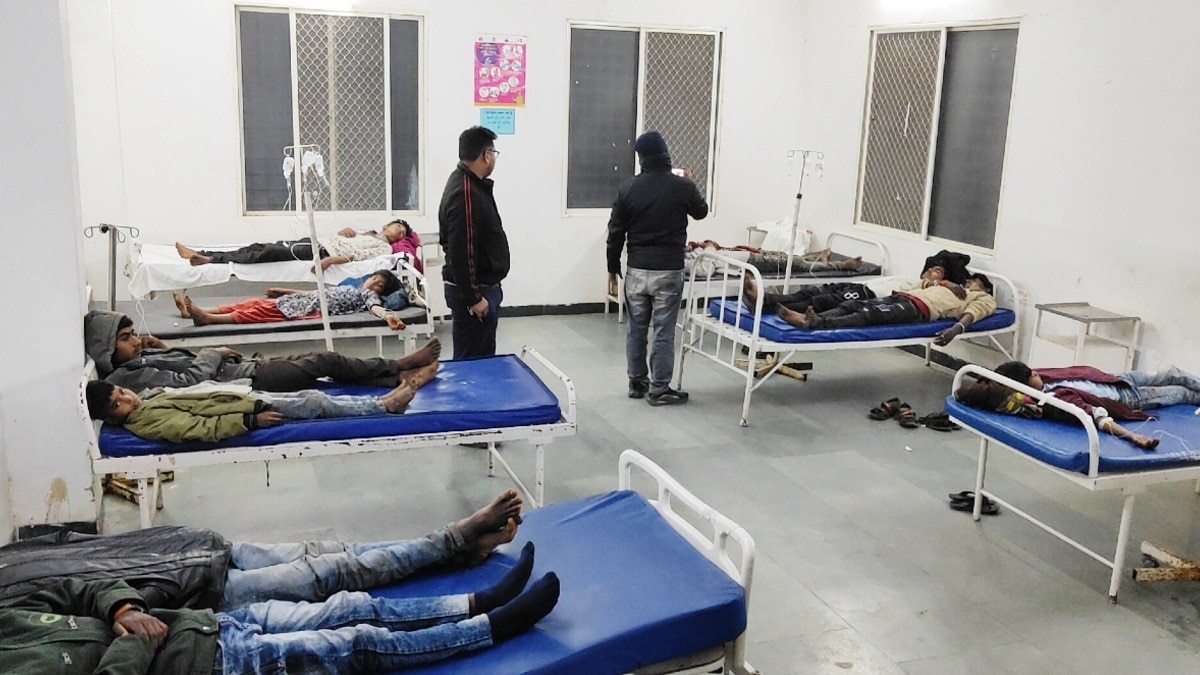  एक दर्जन से ज्यादा मरीज अस्पताल में भर्ती.(Photo:ITG)