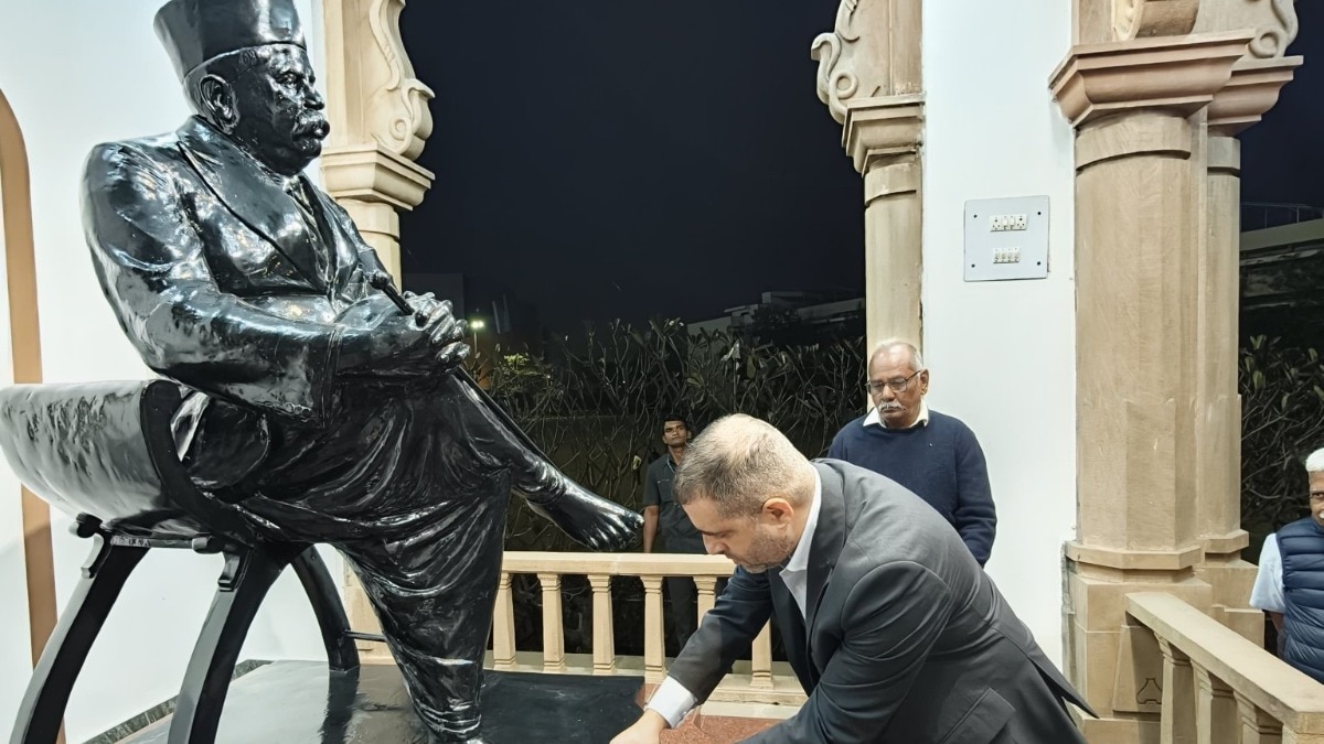 इजरायली राजनयिक ने डॉ. हेडगेवार को श्रद्धांजलि भी अर्पित की. (Photo-X)