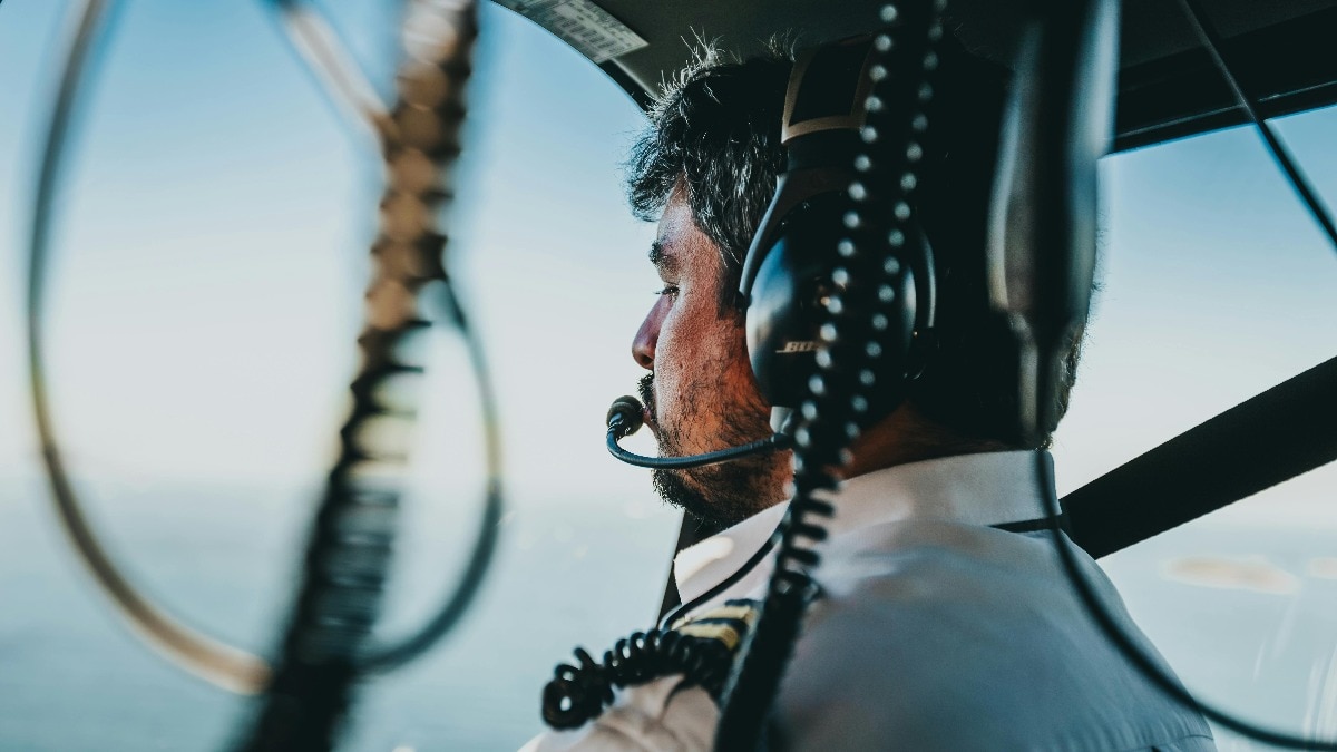 कई एयरलाइन पायलट मानसिक तनाव, चिंता और डिप्रेशन से जूझ रहे हैं. (Photo: Pexels)