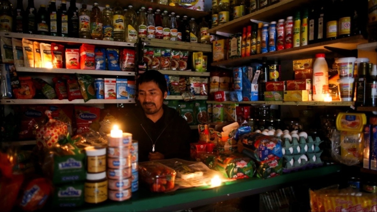 अर्जेंटीना में नए साल से पहले बिजली गुल हो गई (File Photo: Reuters)